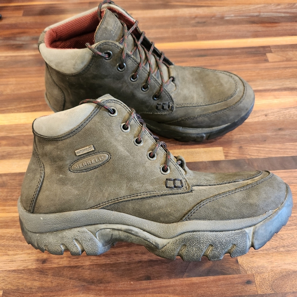 Merrell Chukka MTI Waterproof Boot Womens Size 9.5